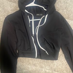 Basic cropped black hoodie